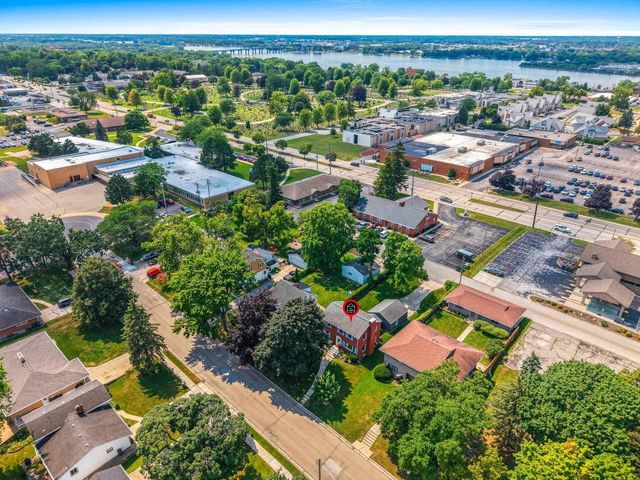 2012 WOODROW WAY, Green Bay, WI 54301