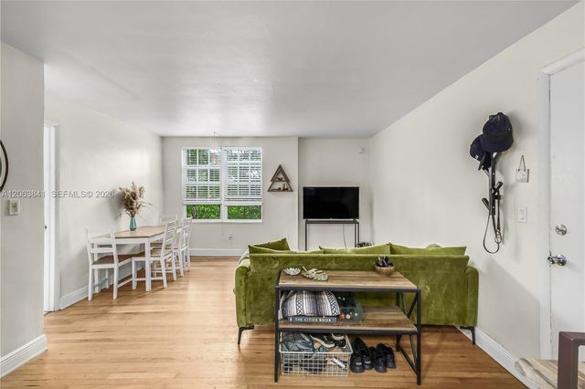 932 7th St 932A, Miami Beach, FL 33139