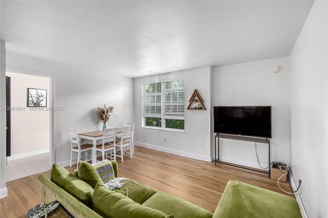 932 7th St 932A, Miami Beach, FL 33139