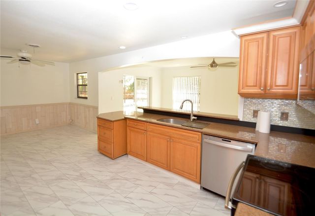 1313 MANGO AVENUE, Venice, FL 34285