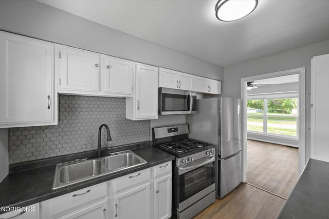 2730 104th Street, Toledo, OH 43611