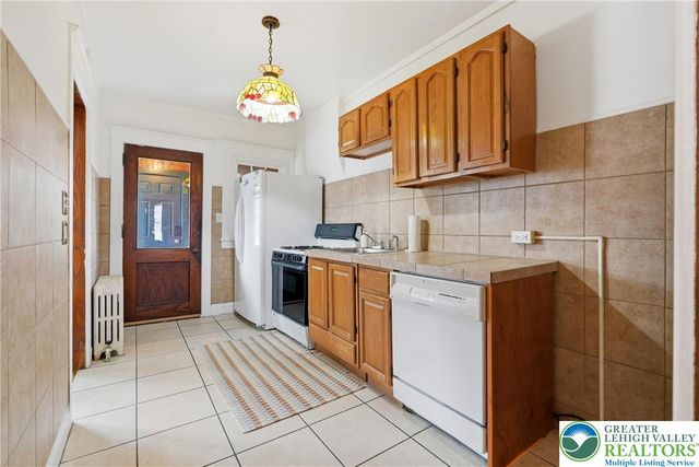 7 East Elizabeth Avenue, Bethlehem City, PA 18018
