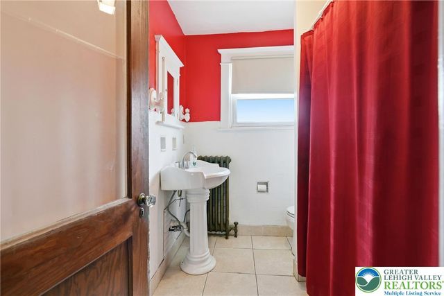 7 East Elizabeth Avenue, Bethlehem City, PA 18018