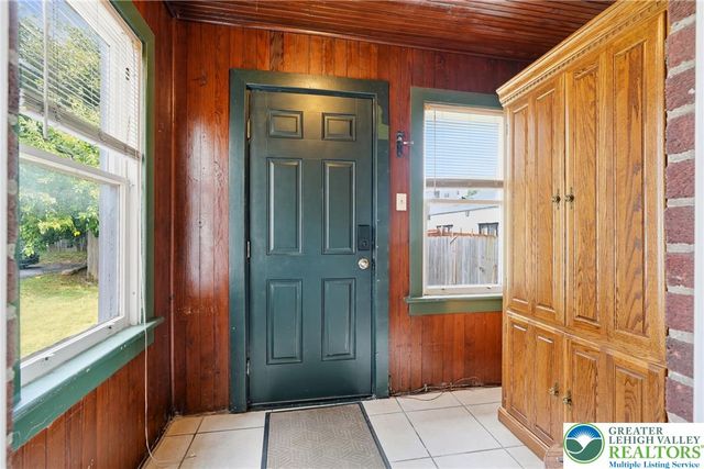 7 East Elizabeth Avenue, Bethlehem City, PA 18018