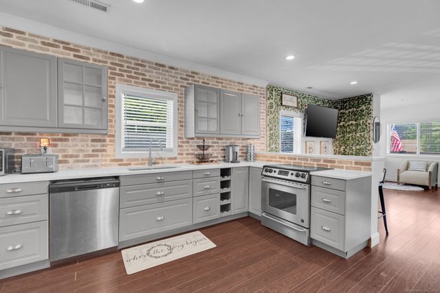 17 Lake Plymouth Boulevard, Plymouth, CT 06782