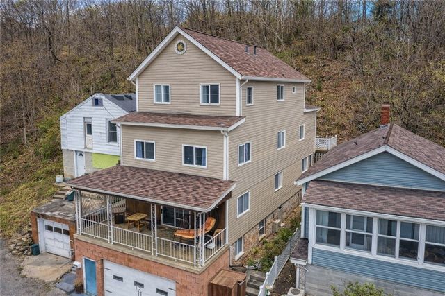 112 W 13th Ave, Tarentum, PA 15084