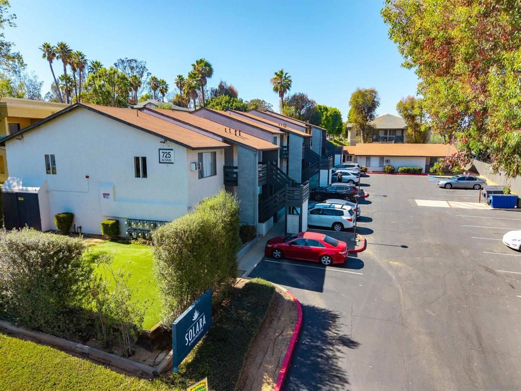 Image 8 of property listing at 725 Alturas Lane, Fallbrook, CA 92028