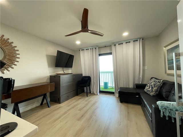 3938 Surfside Blvd 2305, Corpus Christi, TX 78402