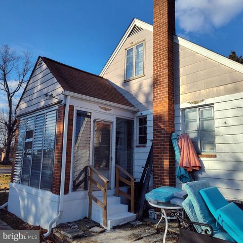 5908 AUTH RD, Suitland, MD 20746