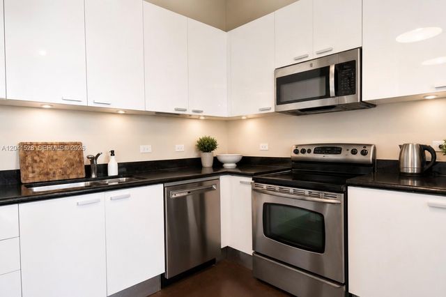 2100 Van Buren Street 421, Hollywood, FL 33020
