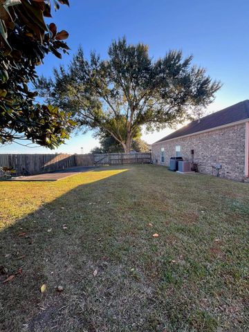 24685 Edmund Dr, Plaquemine, LA 70764