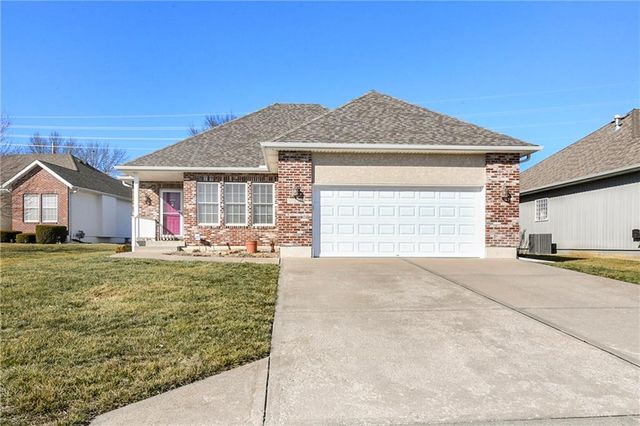 1108 SW Hoke Drive, Lee's Summit, MO 64081