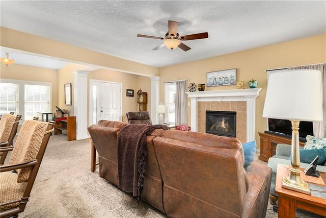 1108 SW Hoke Drive, Lee's Summit, MO 64081