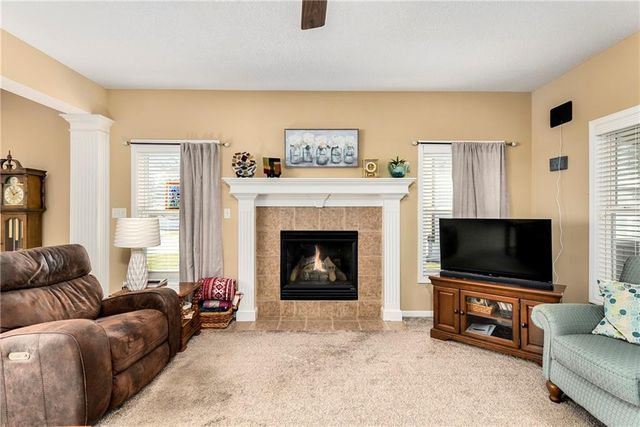 1108 SW Hoke Drive, Lee's Summit, MO 64081