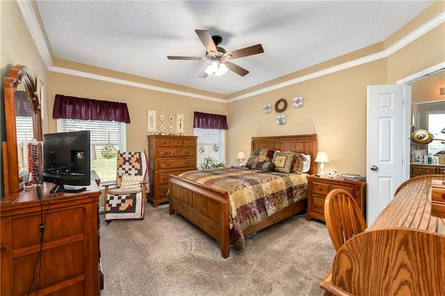 1108 SW Hoke Drive, Lee's Summit, MO 64081