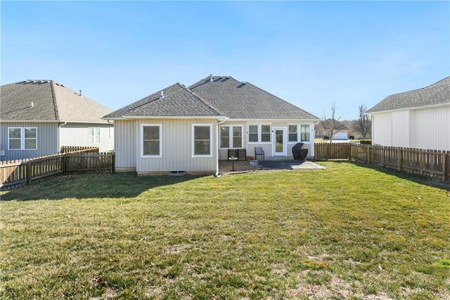 1108 SW Hoke Drive, Lee's Summit, MO 64081