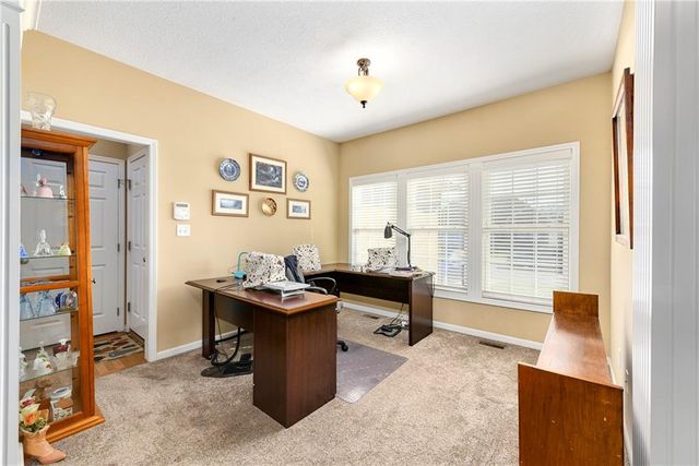 1108 SW Hoke Drive, Lee's Summit, MO 64081