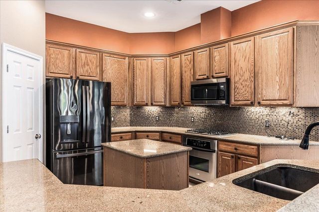 2507 Powderham LN, Cedar Park, TX 78613