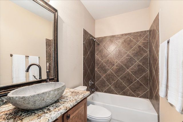 2507 Powderham LN, Cedar Park, TX 78613