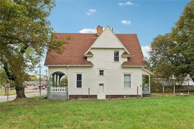 655 NEW CASTLE AVENUE, Sharon, PA 16146