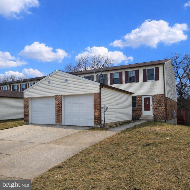 222 SPRINGWOOD DR, Bear, DE 19701