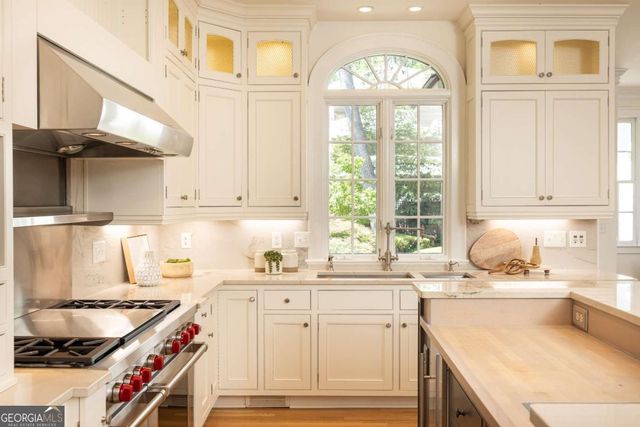 11 Park Circle NE, Atlanta, GA 30305