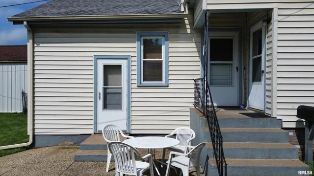 633 4TH Avenue S, Clinton, IA 52732