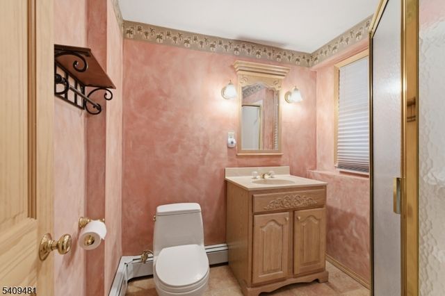 9 Hemlock Dr, Franklin Boro, NJ 07416