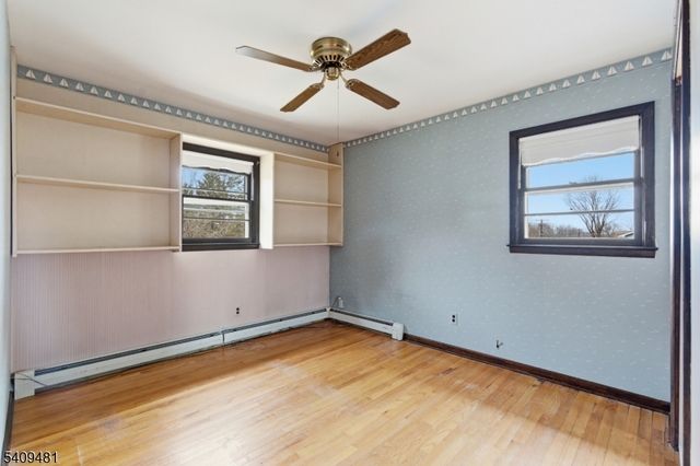 9 Hemlock Dr, Franklin Boro, NJ 07416