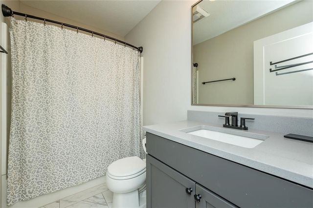 202 SW Prairie Trail Parkway, Ankeny, IA 50023