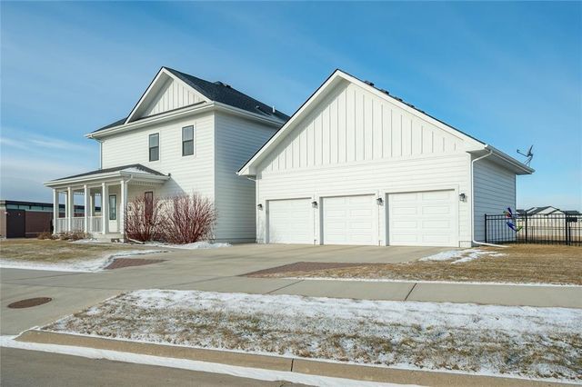202 SW Prairie Trail Parkway, Ankeny, IA 50023
