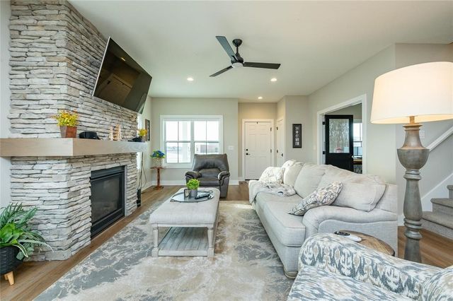 202 SW Prairie Trail Parkway, Ankeny, IA 50023