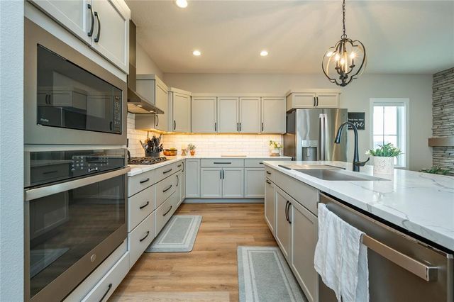 202 SW Prairie Trail Parkway, Ankeny, IA 50023