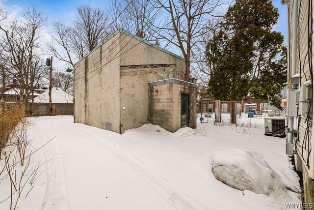 2290 Main Street, Buffalo, NY 14214