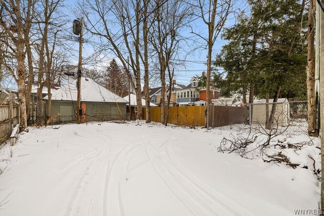 2290 Main Street, Buffalo, NY 14214