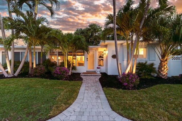 7 Fayette Drive, Boynton Beach, FL 33435