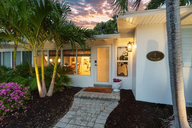 7 Fayette Drive, Boynton Beach, FL 33435