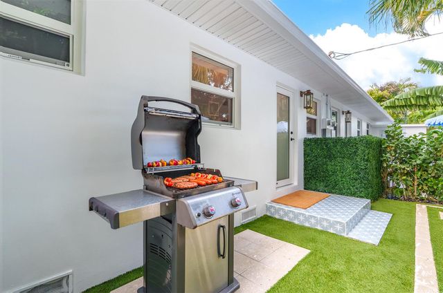 7 Fayette Drive, Boynton Beach, FL 33435