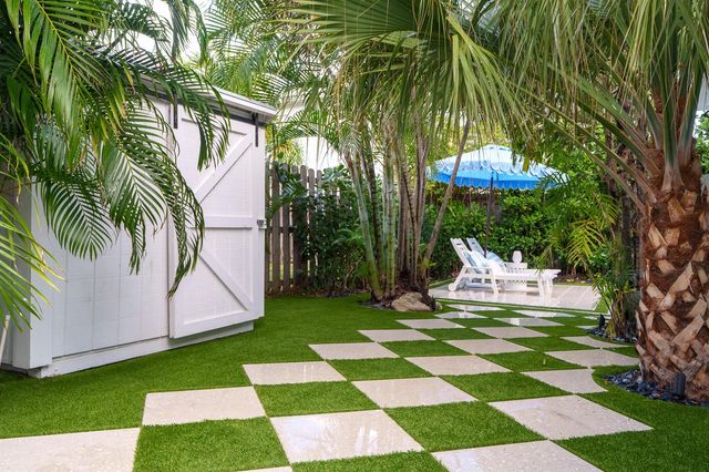 7 Fayette Drive, Boynton Beach, FL 33435