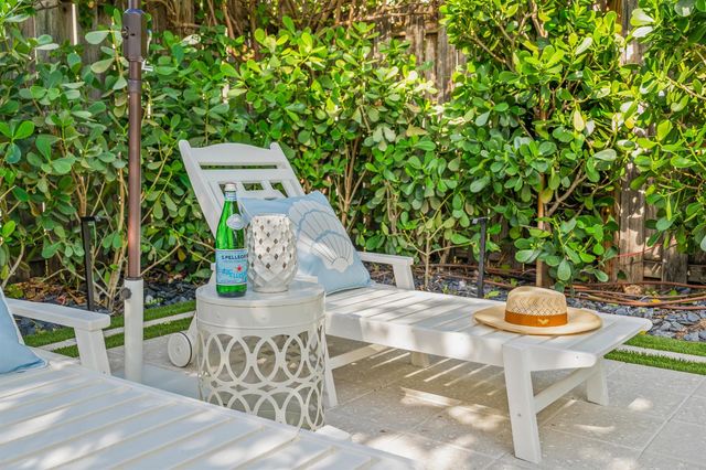 7 Fayette Drive, Boynton Beach, FL 33435