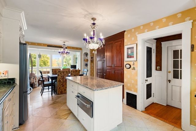 50 Chestnut St, Lynnfield, MA 01940