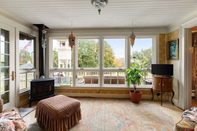 50 Chestnut St, Lynnfield, MA 01940
