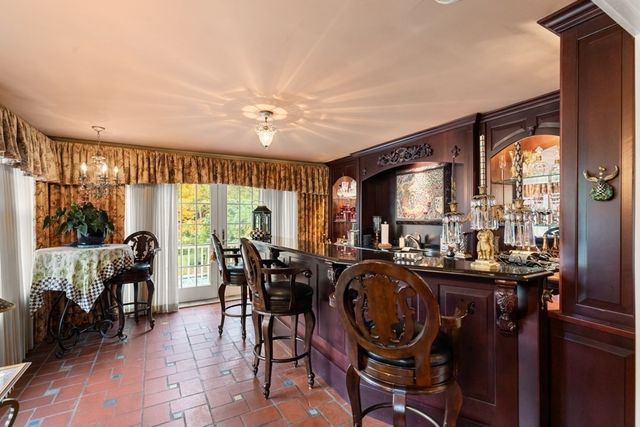 50 Chestnut St, Lynnfield, MA 01940