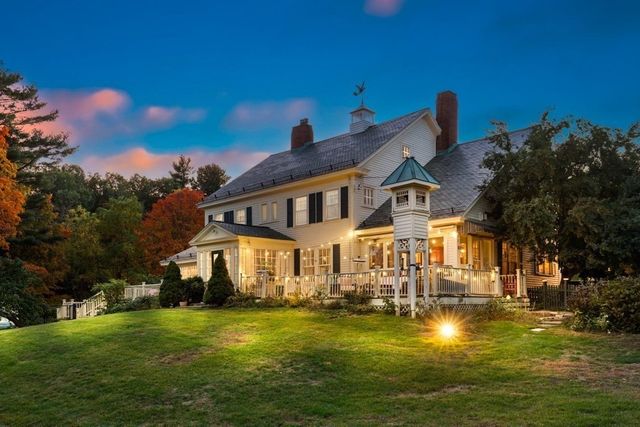 50 Chestnut St, Lynnfield, MA 01940