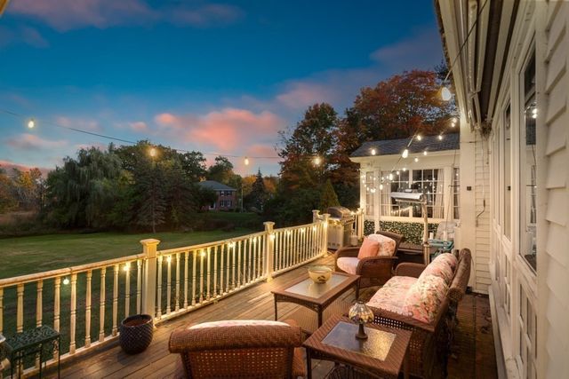 50 Chestnut St, Lynnfield, MA 01940