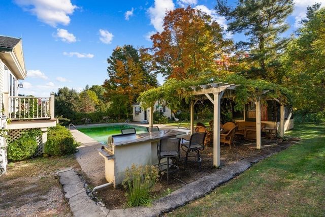 50 Chestnut St, Lynnfield, MA 01940