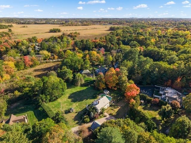 50 Chestnut St, Lynnfield, MA 01940