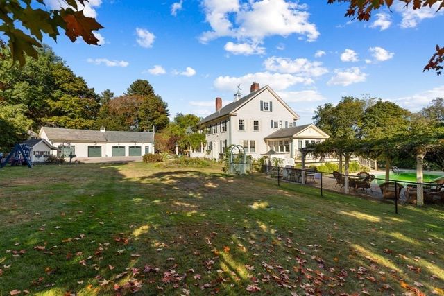 50 Chestnut St, Lynnfield, MA 01940