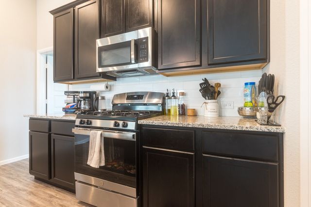 7106 Mistflower Meadow, Venus, TX 76084