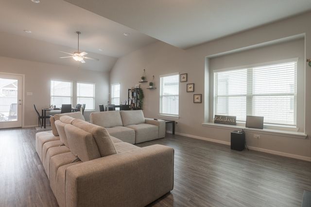 7106 Mistflower Meadow, Venus, TX 76084